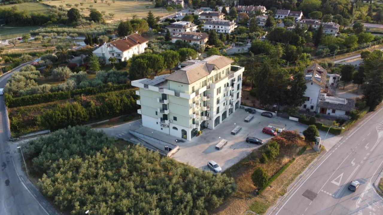 Hotel Clodi 阿斯科利皮切诺 外观 照片