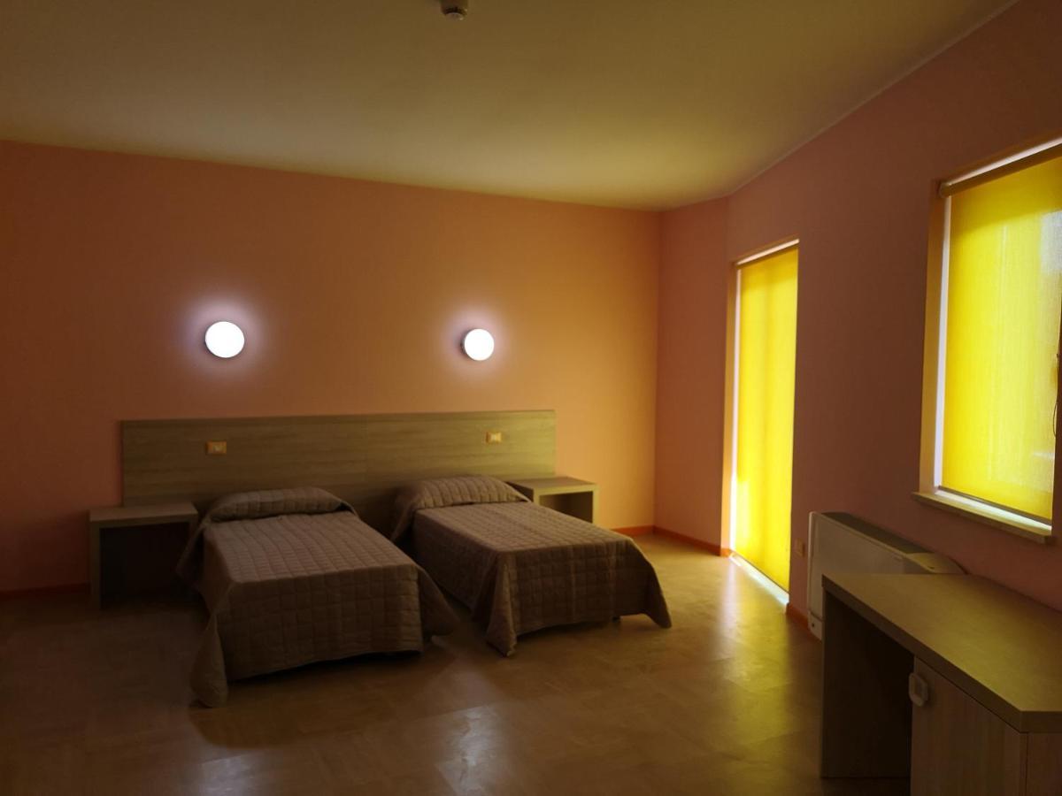 Hotel Clodi 阿斯科利皮切诺 外观 照片