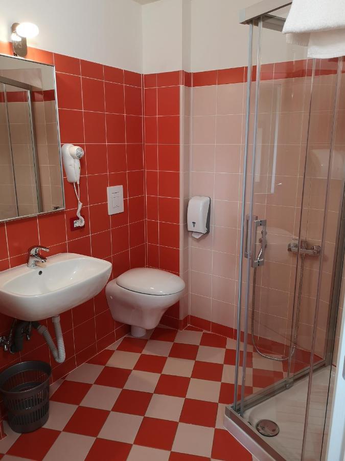 Hotel Clodi 阿斯科利皮切诺 外观 照片
